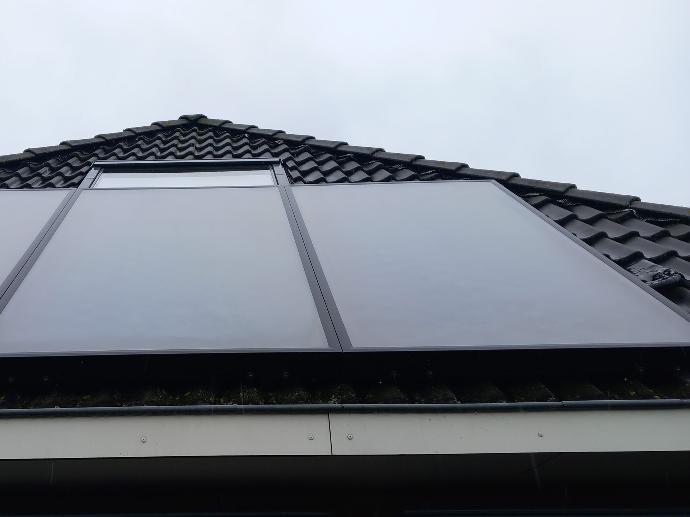 Zonnepanelen na reiniging Zonnepanelen na reiniging